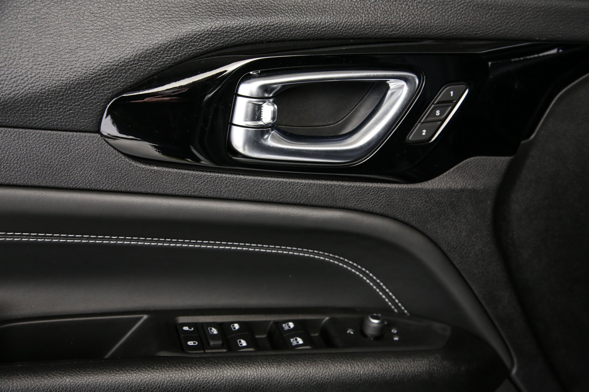 Download 2022 Jeep Compass S 4xe - Interior, Detail HD Wallpaper 1920x1280 #19