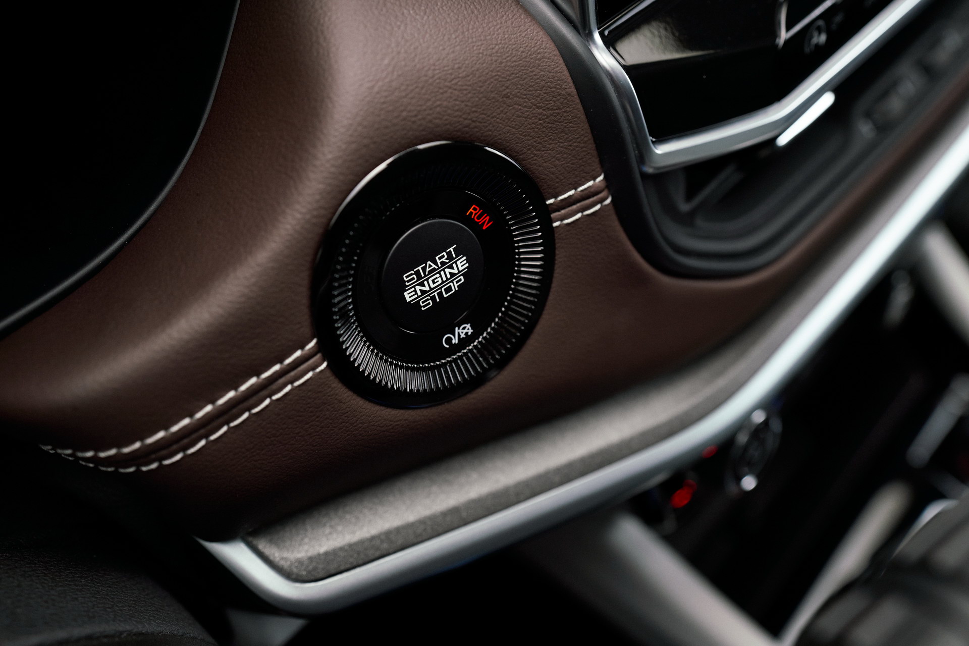 Download 2022 Jeep Compass S 4xe - Interior, Detail HD Wallpaper 1920x1280 #23