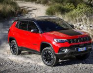 2022 Jeep Compass Trailhawk 4xe - Front Three-Quarter Wallpaper 190x150