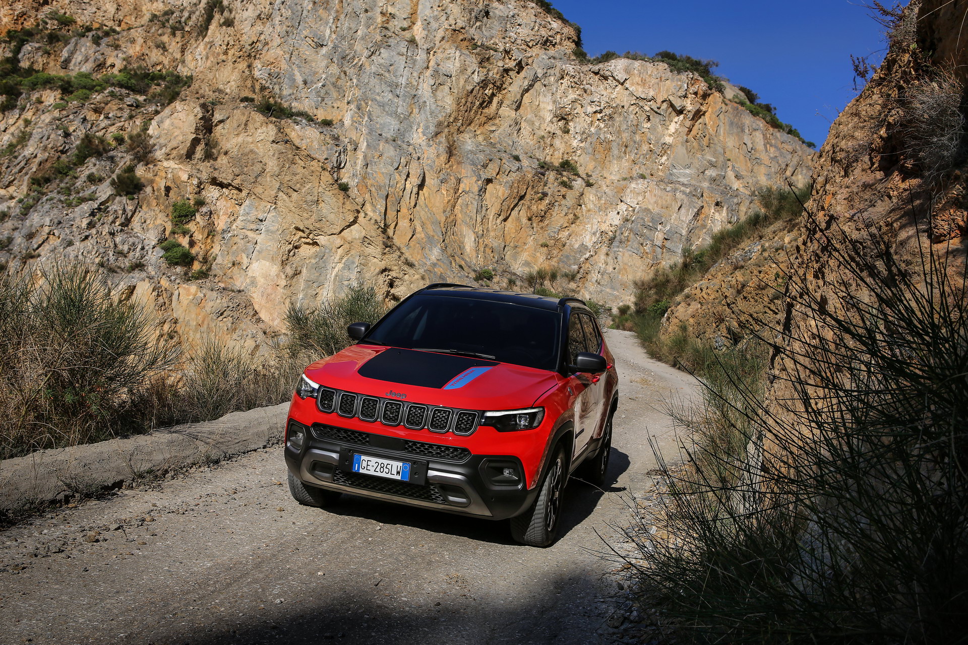 Download 2022 Jeep Compass Trailhawk 4xe - Front HD Wallpaper 1920x1280 #6