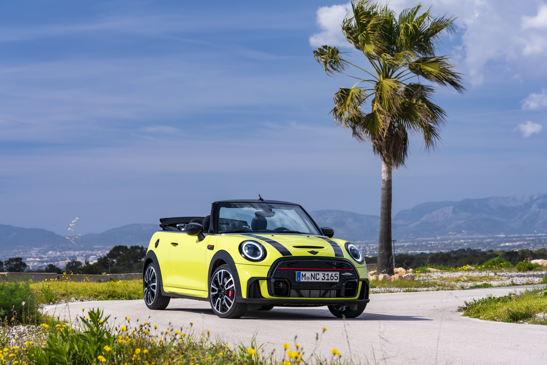 Download 2022 MINI John Cooper Works Cabrio - Front Three-Quarter HD Wallpaper 1920x1281 #18