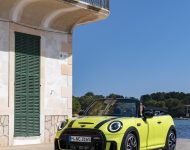 2022 MINI John Cooper Works Cabrio - Front Three-Quarter Wallpaper 190x150