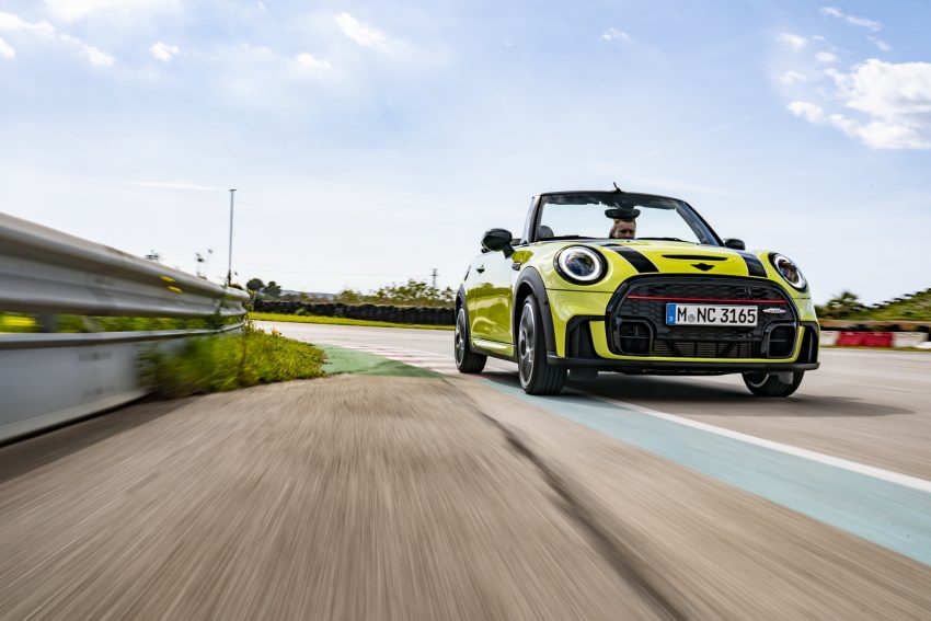 2022 MINI John Cooper Works Cabrio - Front Wallpaper 850x567 #4