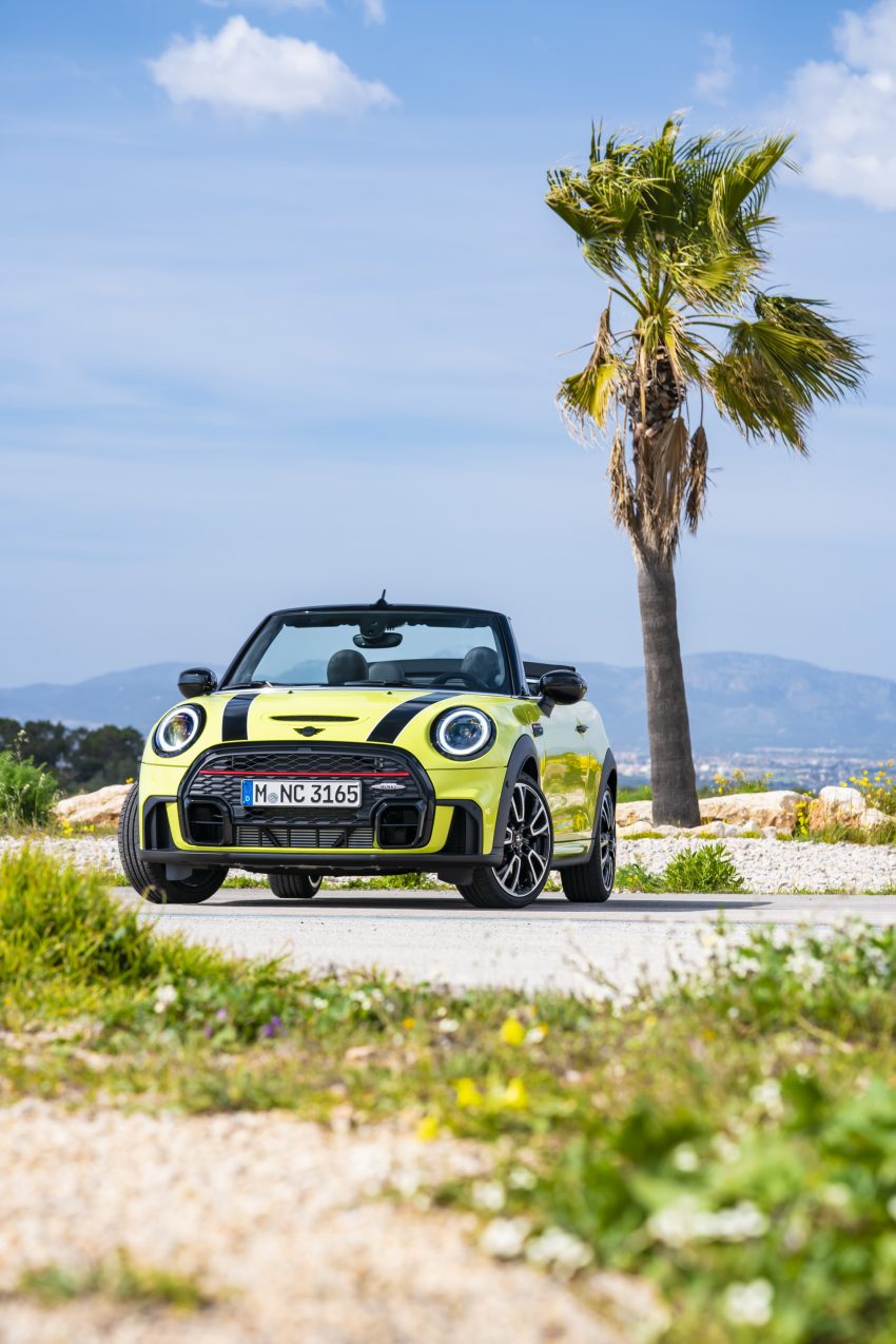 2022 MINI John Cooper Works Cabrio - Front Phone Wallpaper 850x1275 #23