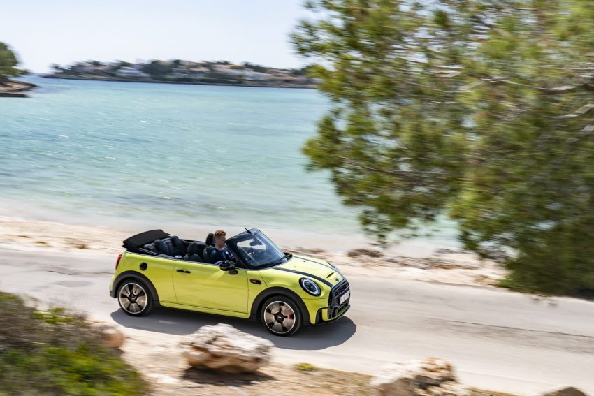 2022 MINI John Cooper Works Cabrio - Side Wallpaper 850x567 #11