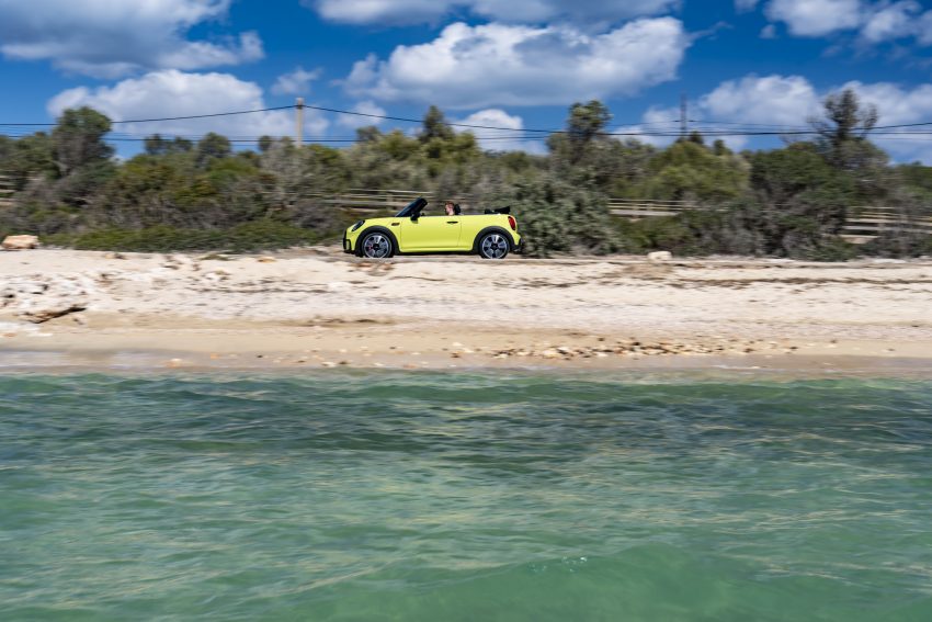 2022 MINI John Cooper Works Cabrio - Side Wallpaper 850x567 #15