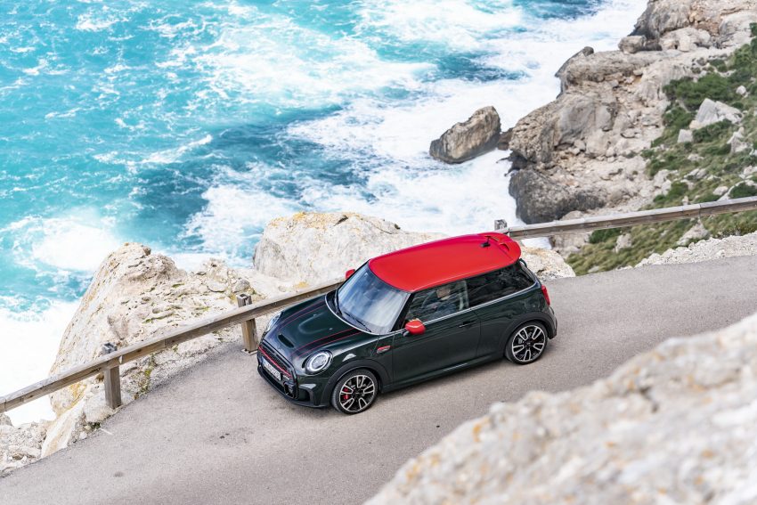 2022 MINI John Cooper Works - Front Three-Quarter Wallpaper 850x567 #36