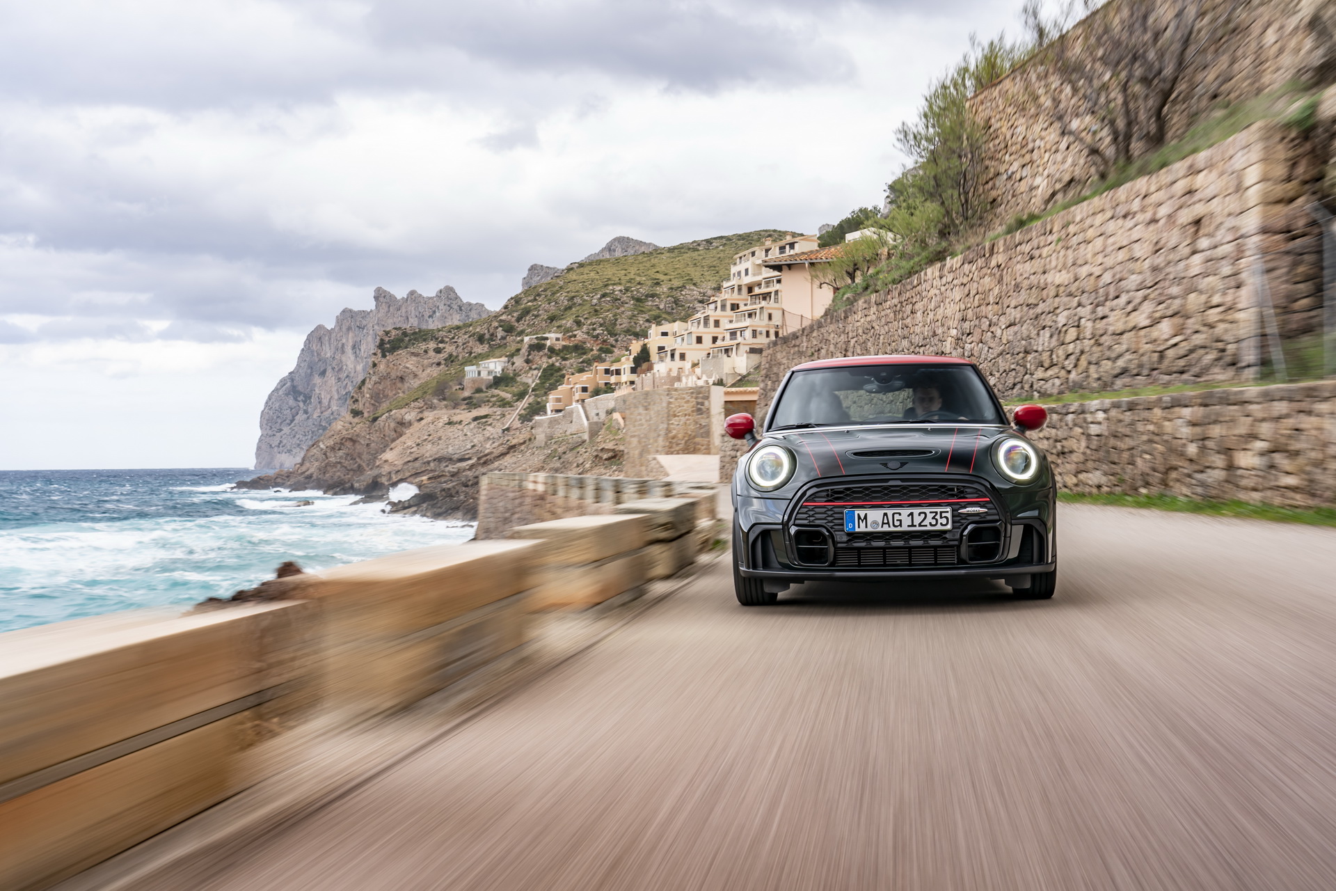 Download 2022 MINI John Cooper Works - Front HD Wallpaper 1920x1280 #15