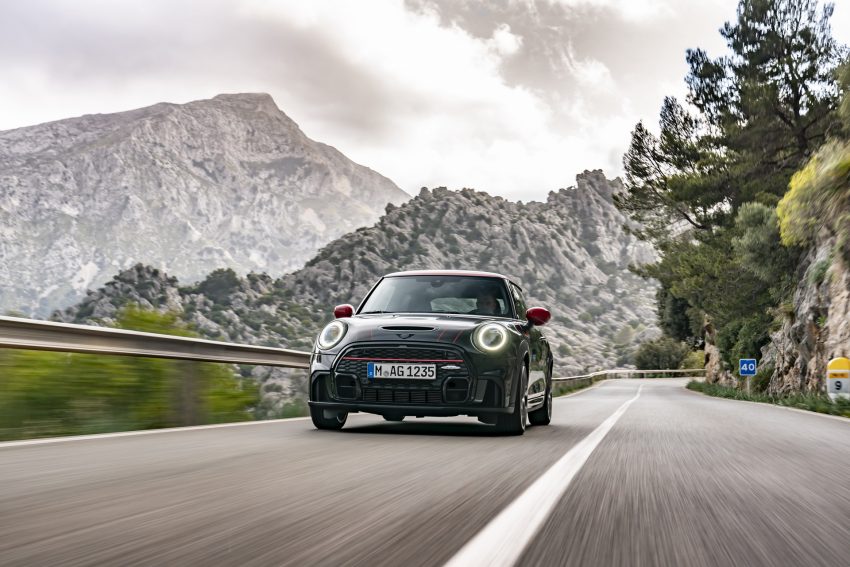 2022 MINI John Cooper Works - Front Wallpaper 850x567 #17