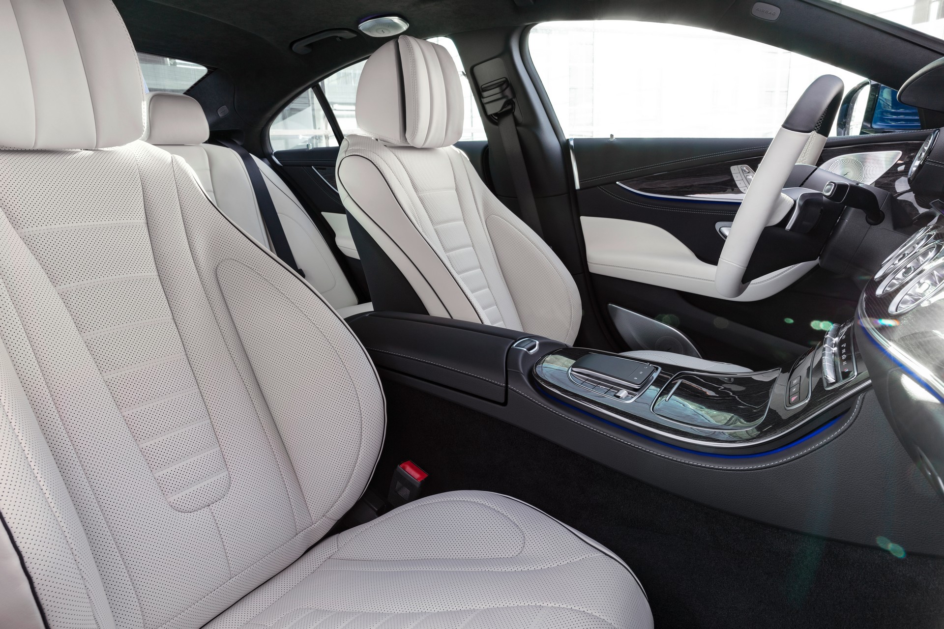 Download 2022 Mercedes-Benz CLS AMG Line - Interior, Front Seats HD Wallpaper 1920x1280 #34