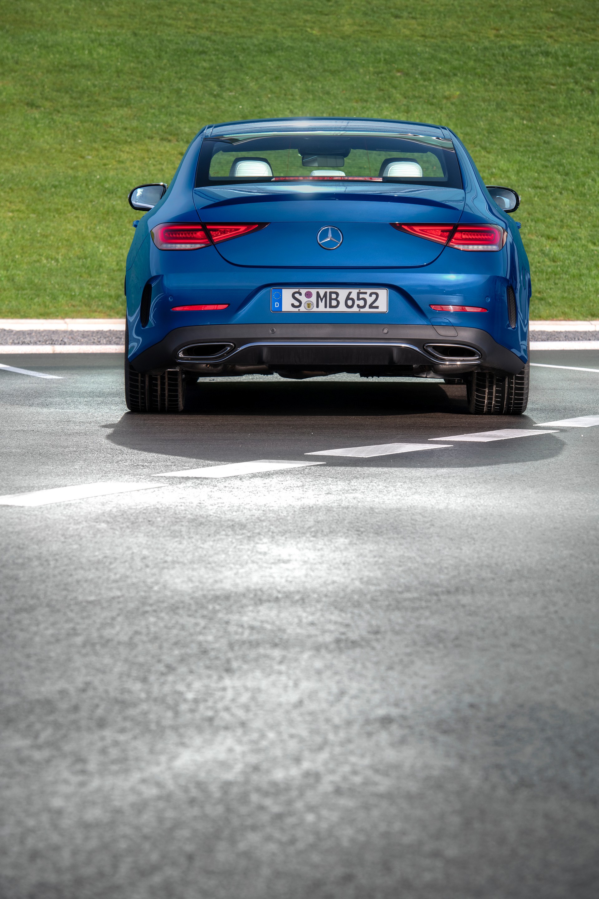Download 2022 Mercedes-Benz CLS AMG Line - Rear HD Phone Wallpaper 1920x2880 #28