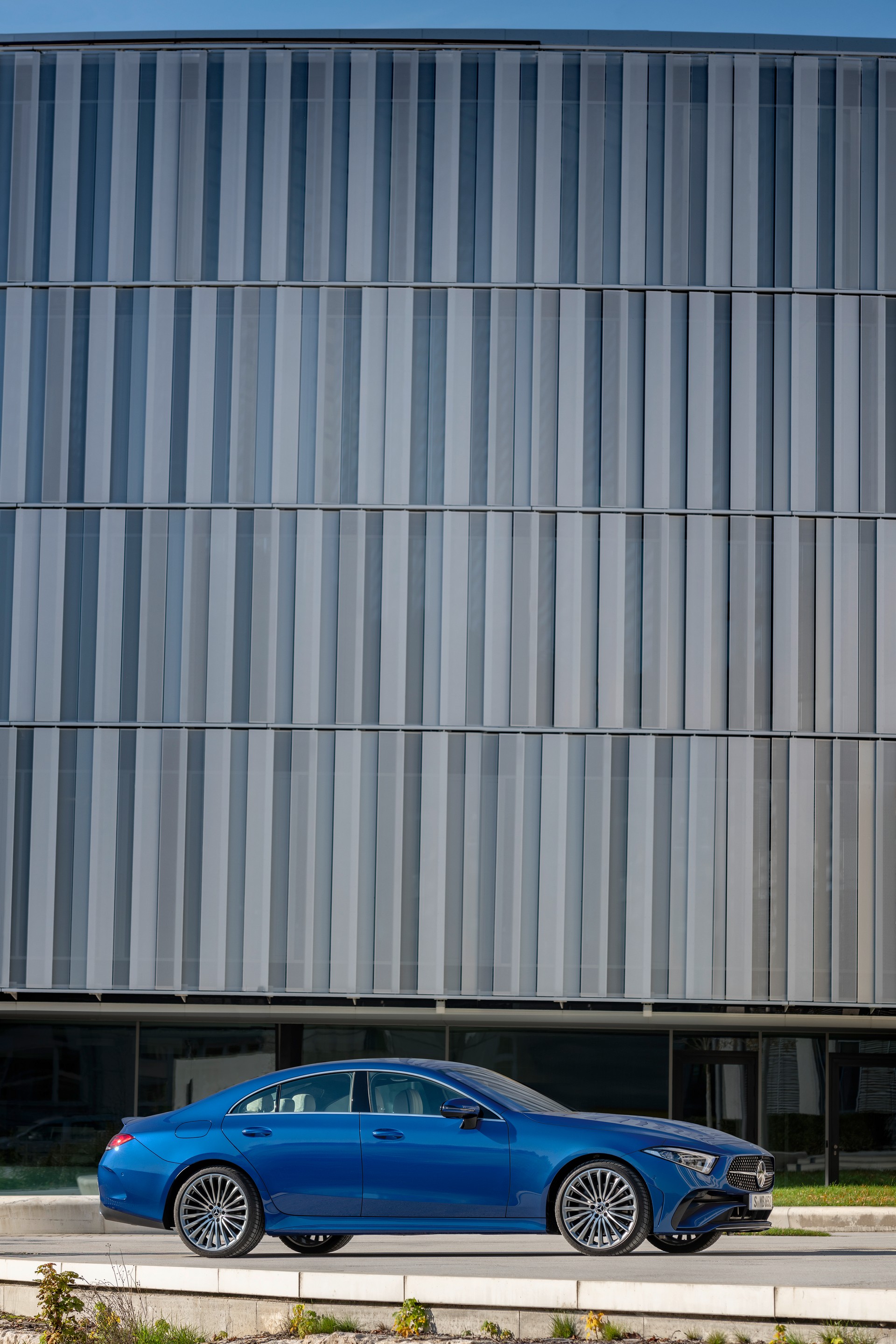 Download 2022 Mercedes-Benz CLS AMG Line - Side HD Phone Wallpaper 1920x2880 #12