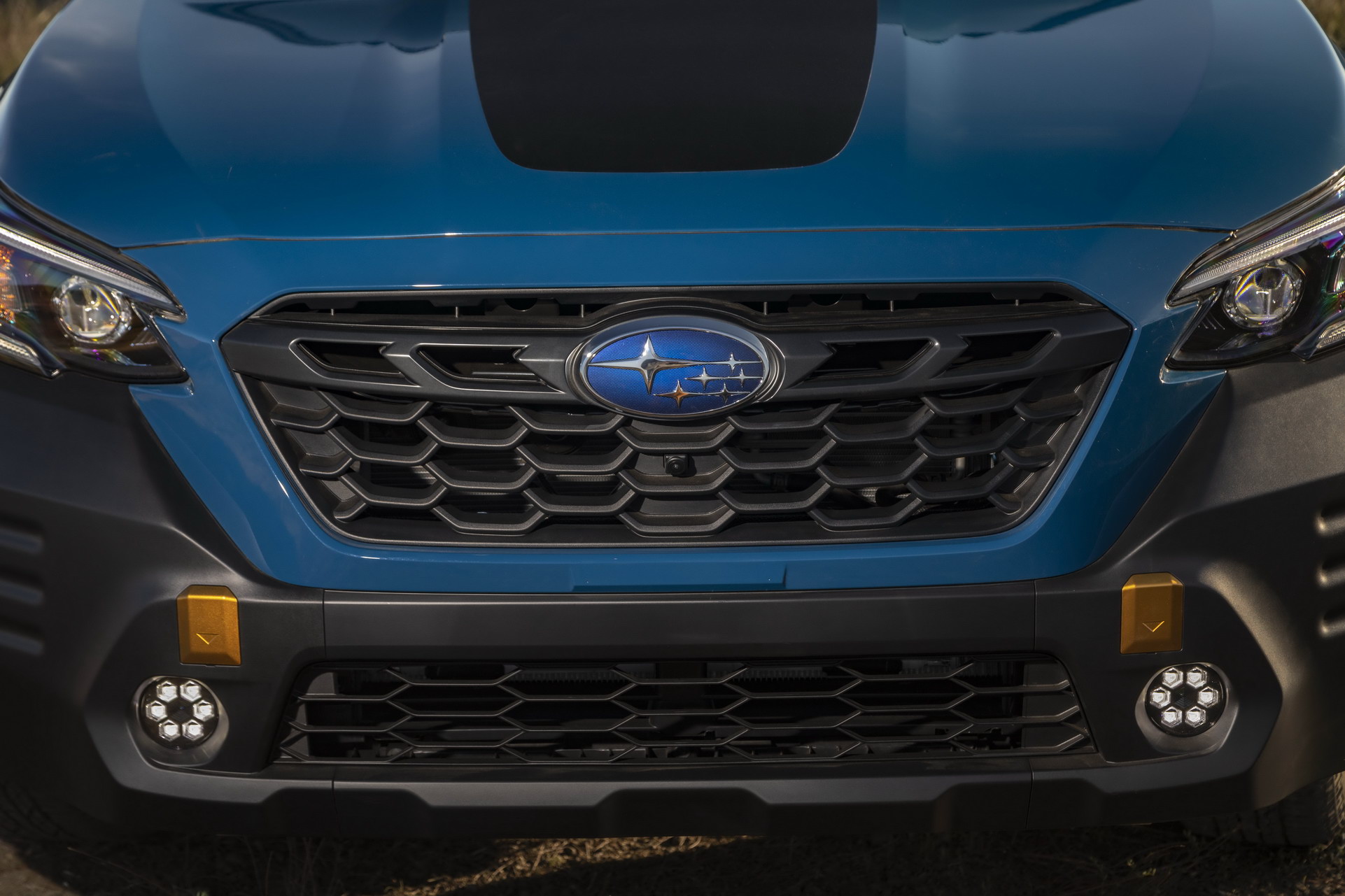 Download 2022 Subaru Outback Wilderness - Grill HD Wallpaper 1922x1281 #30