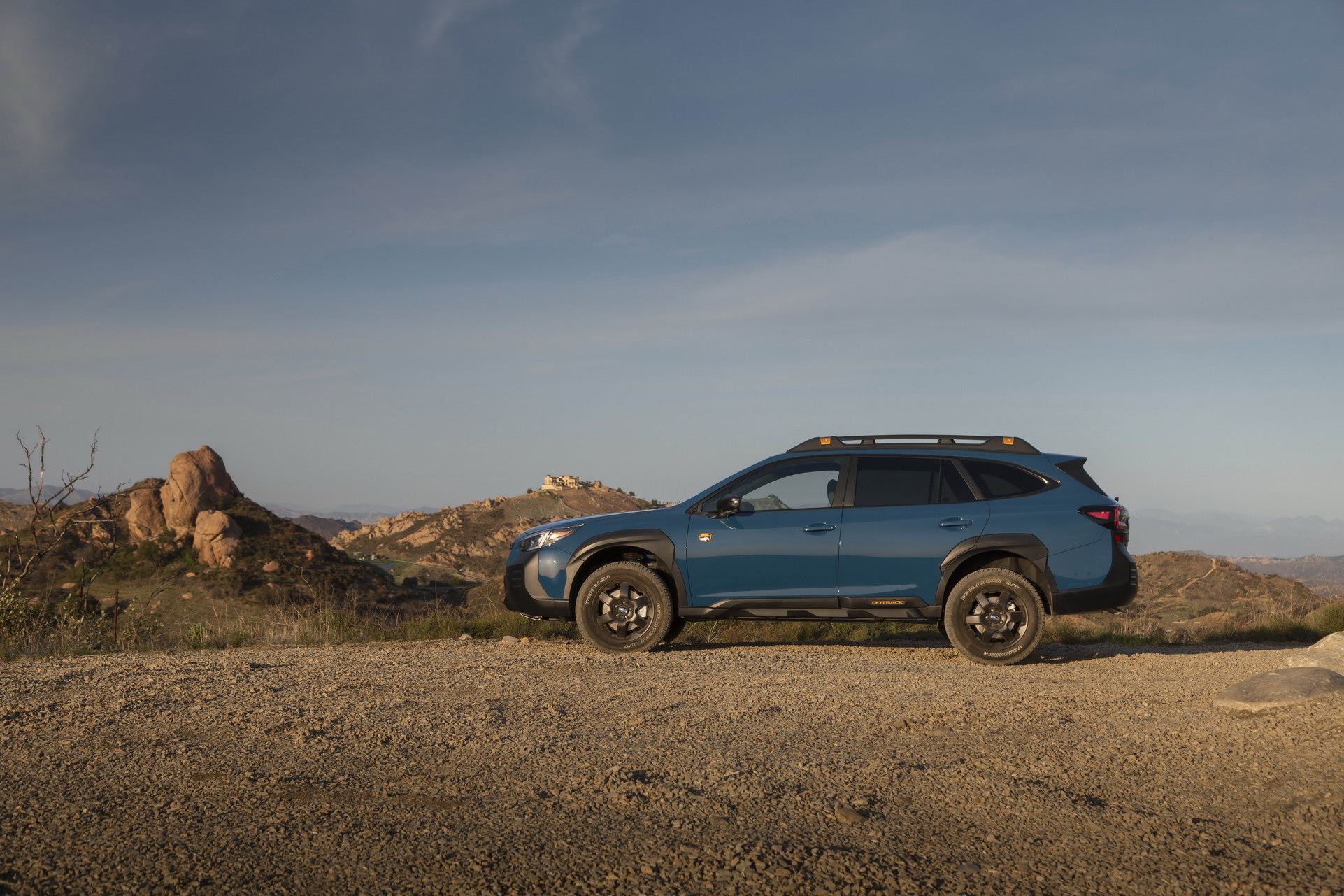 Download 2022 Subaru Outback Wilderness - Side HD Wallpaper 1922x1281 #11