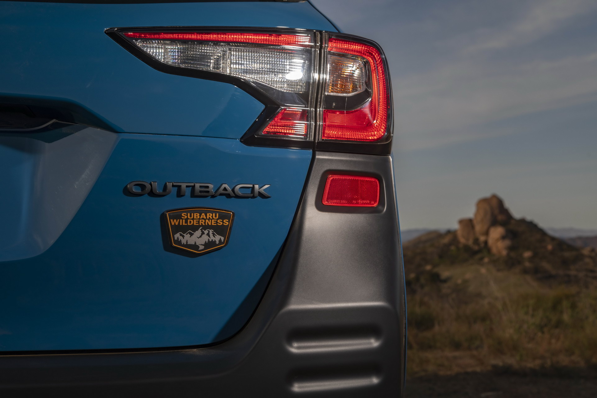 Download 2022 Subaru Outback Wilderness - Tail Light HD Wallpaper 1922x1281 #25