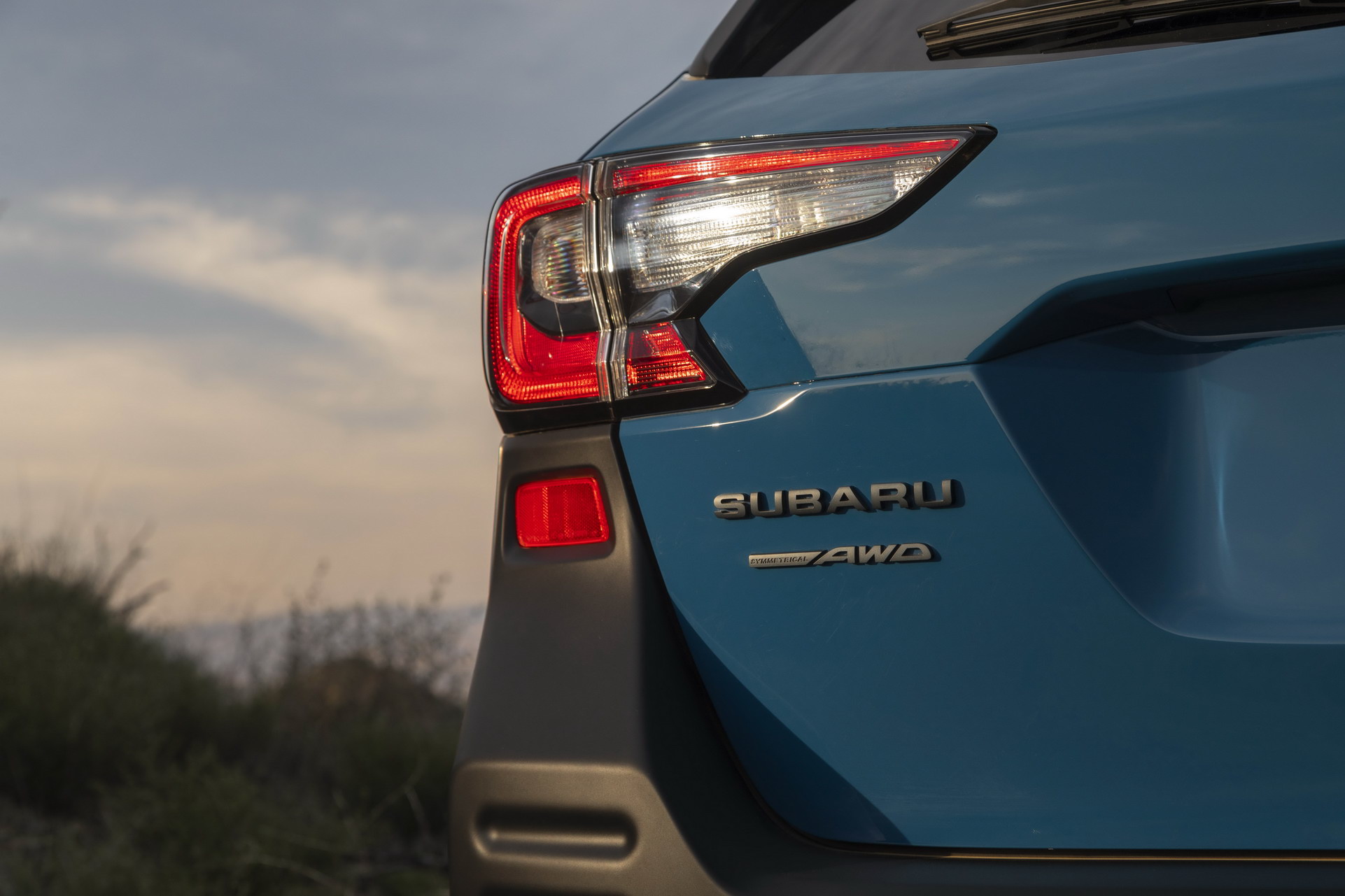 Download 2022 Subaru Outback Wilderness - Tail Light HD Wallpaper 1922x1281 #24