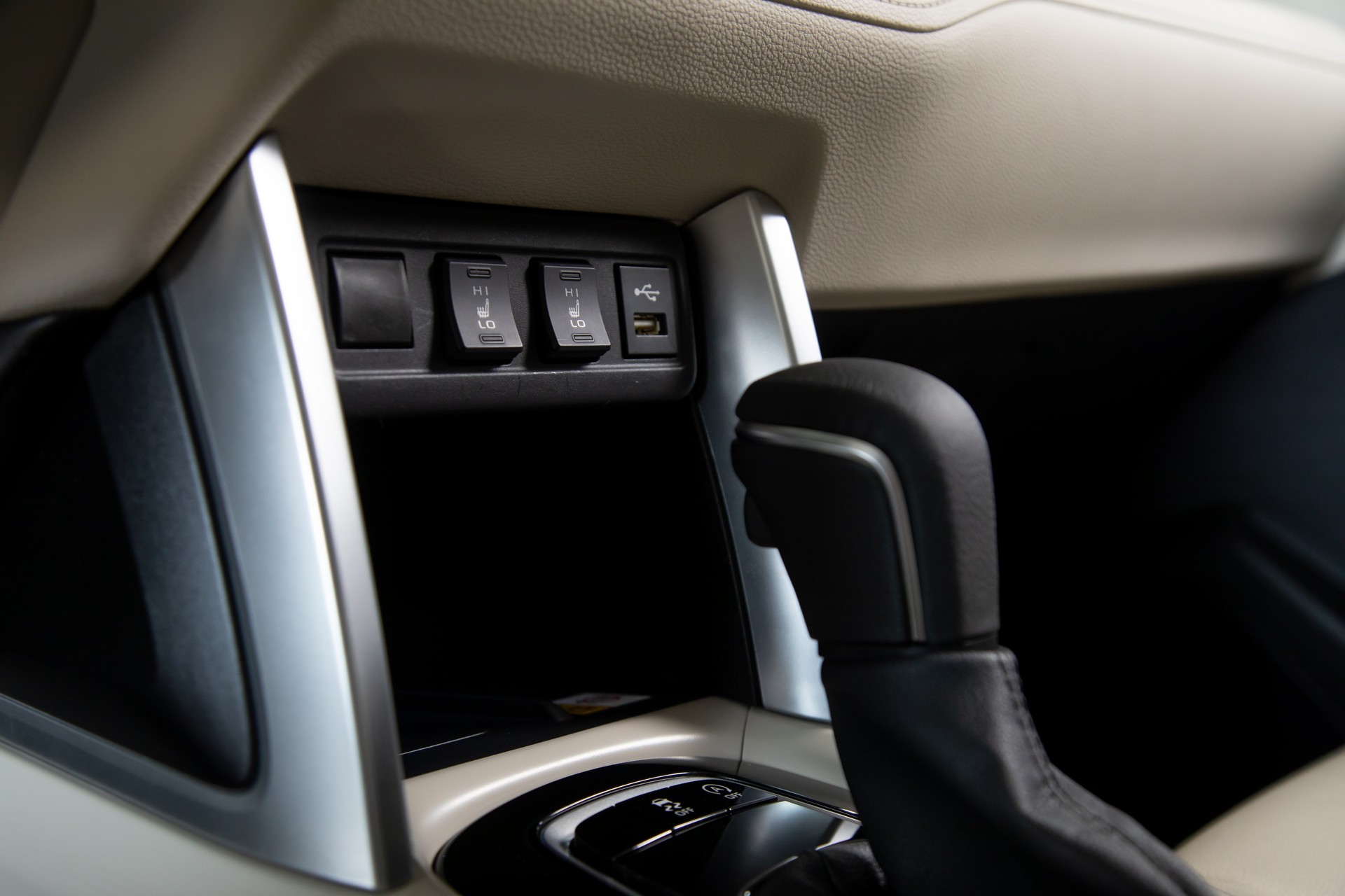 Download 2022 Toyota Corolla Cross - Interior, Detail HD Wallpaper 1920x1280 #42