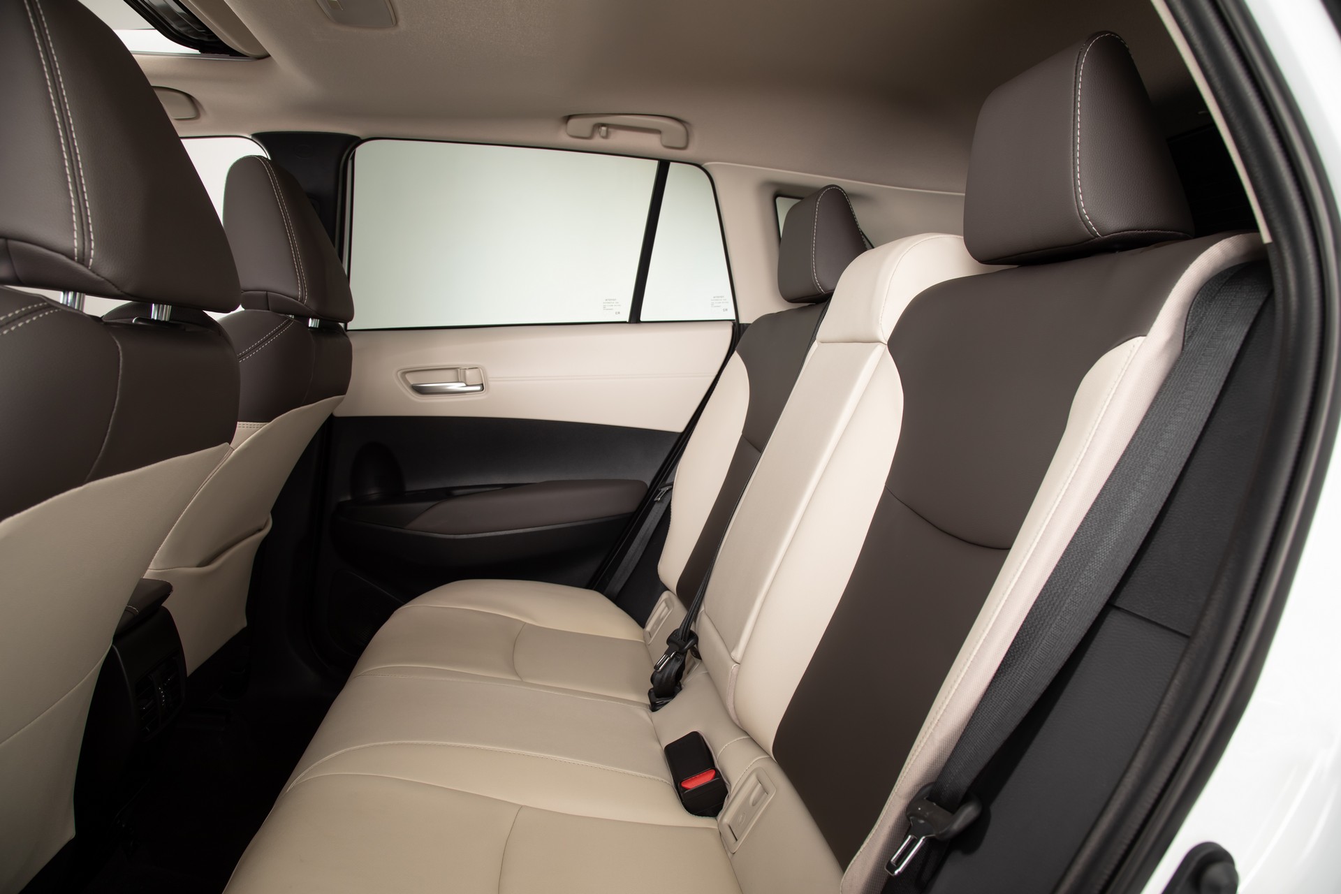 Download 2022 Toyota Corolla Cross - Interior, Rear Seats HD Wallpaper 1920x1280 #46