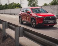 2022 Toyota Corolla Cross [MY-spec] - Front Three-Quarter Wallpaper 190x150