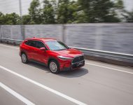 2022 Toyota Corolla Cross [MY-spec] - Front Three-Quarter Wallpaper 190x150