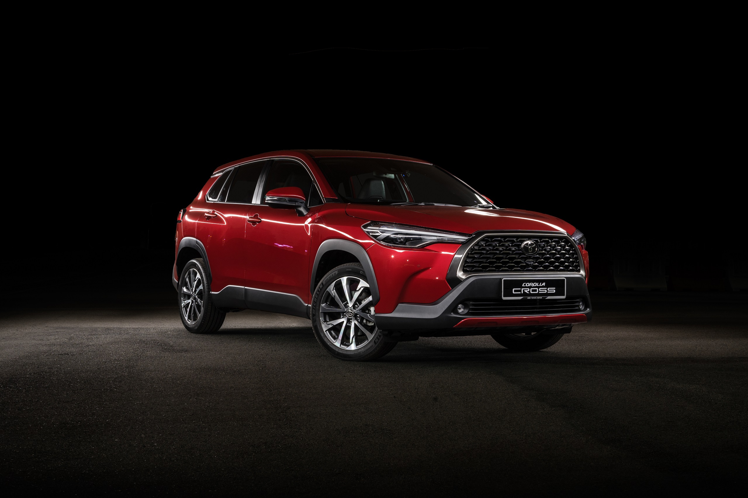 Download 2022 Toyota Corolla Cross [MY-spec] - Front Three-Quarter HD Wallpaper 2560x1706 #25