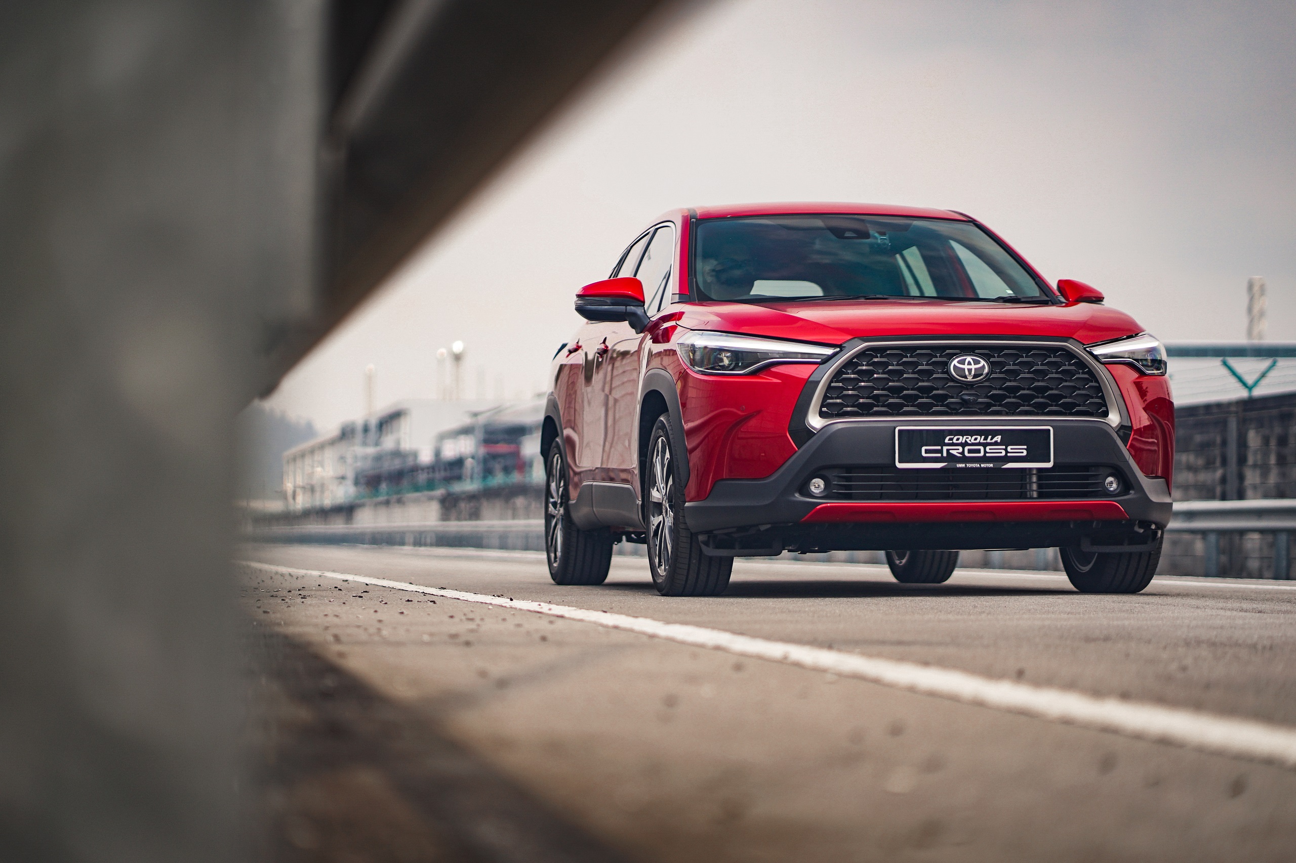 Download 2022 Toyota Corolla Cross [MY-spec] - Front HD Wallpaper 2560x1706 #6