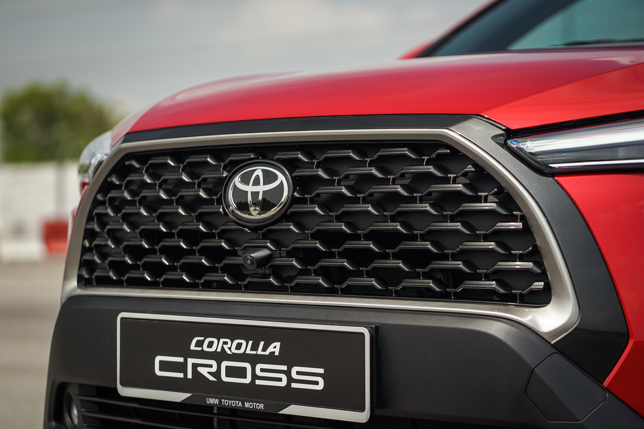Download 2022 Toyota Corolla Cross [MY-spec] - Grill HD Wallpaper 2560x1706 #16
