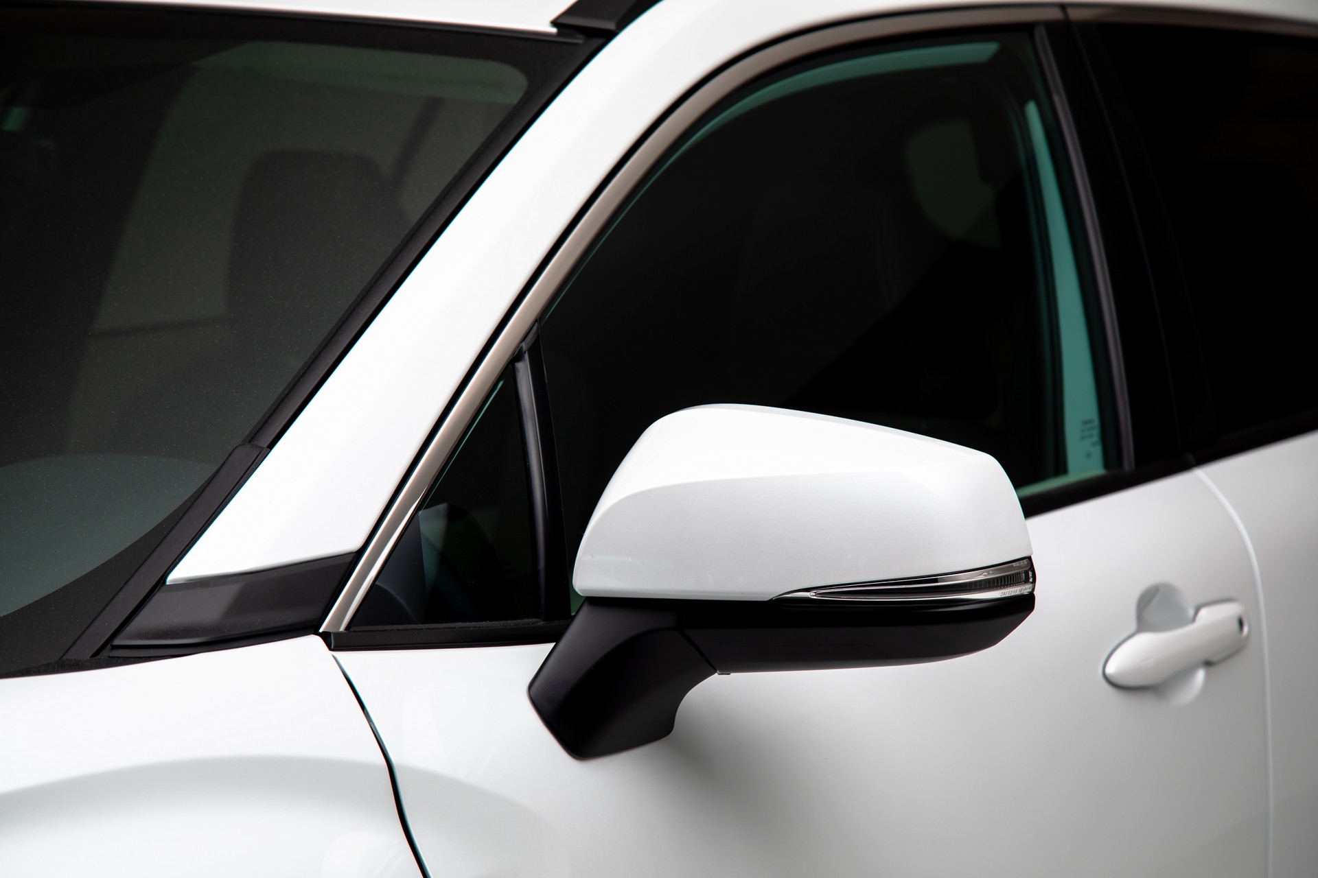 Download 2022 Toyota Corolla Cross - Mirror HD Wallpaper 1920x1280 #36