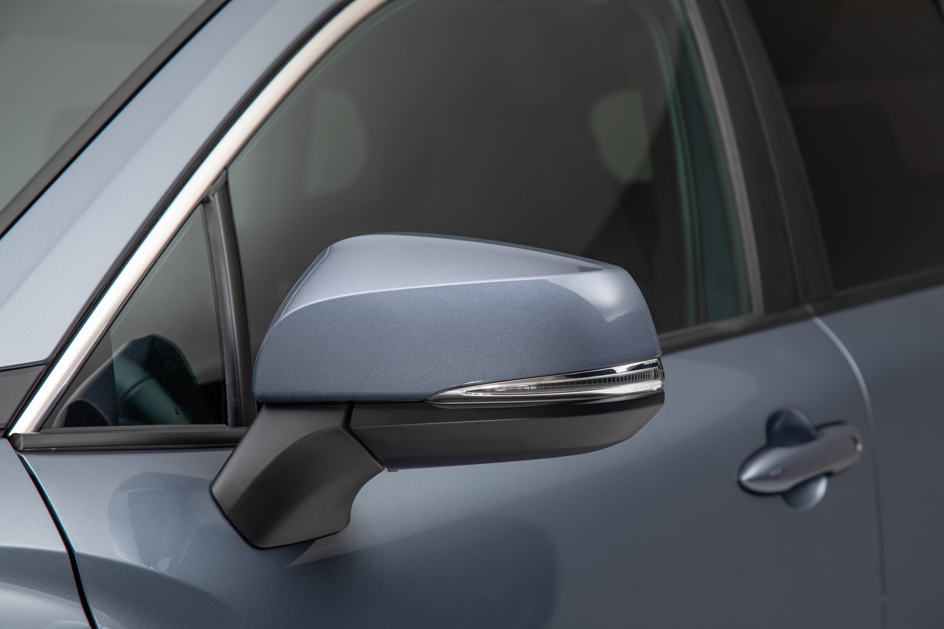 Download 2022 Toyota Corolla Cross - Mirror HD Wallpaper 1920x1280 #58