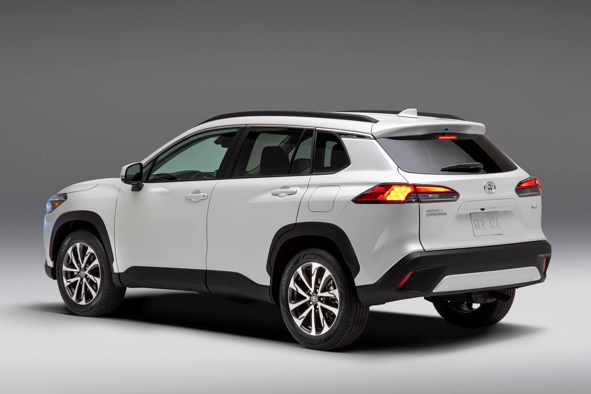 Download 2022 Toyota Corolla Cross - Rear Three-Quarter HD Wallpaper 1920x1280 #29