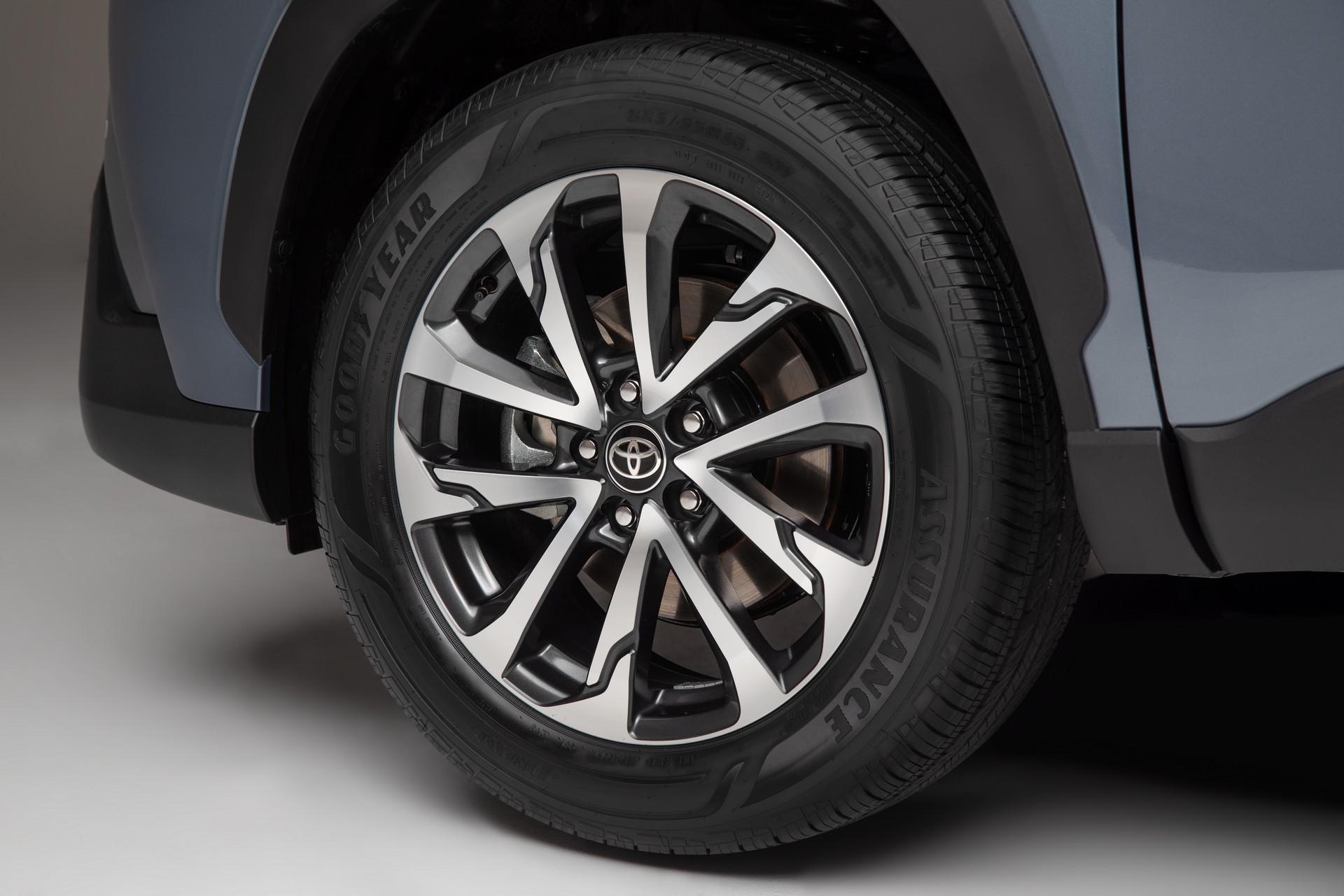 Download 2022 Toyota Corolla Cross - Wheel HD Wallpaper 1920x1280 #59