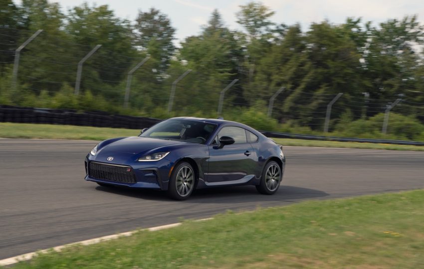 2022 Toyota GR 86 - Front Three-Quarter Wallpaper 850x540 #137