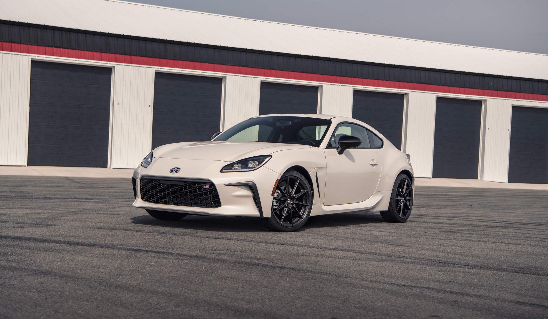 Download 2022 Toyota GR 86 - Front Three-Quarter HD Wallpaper 1920x1120 #58