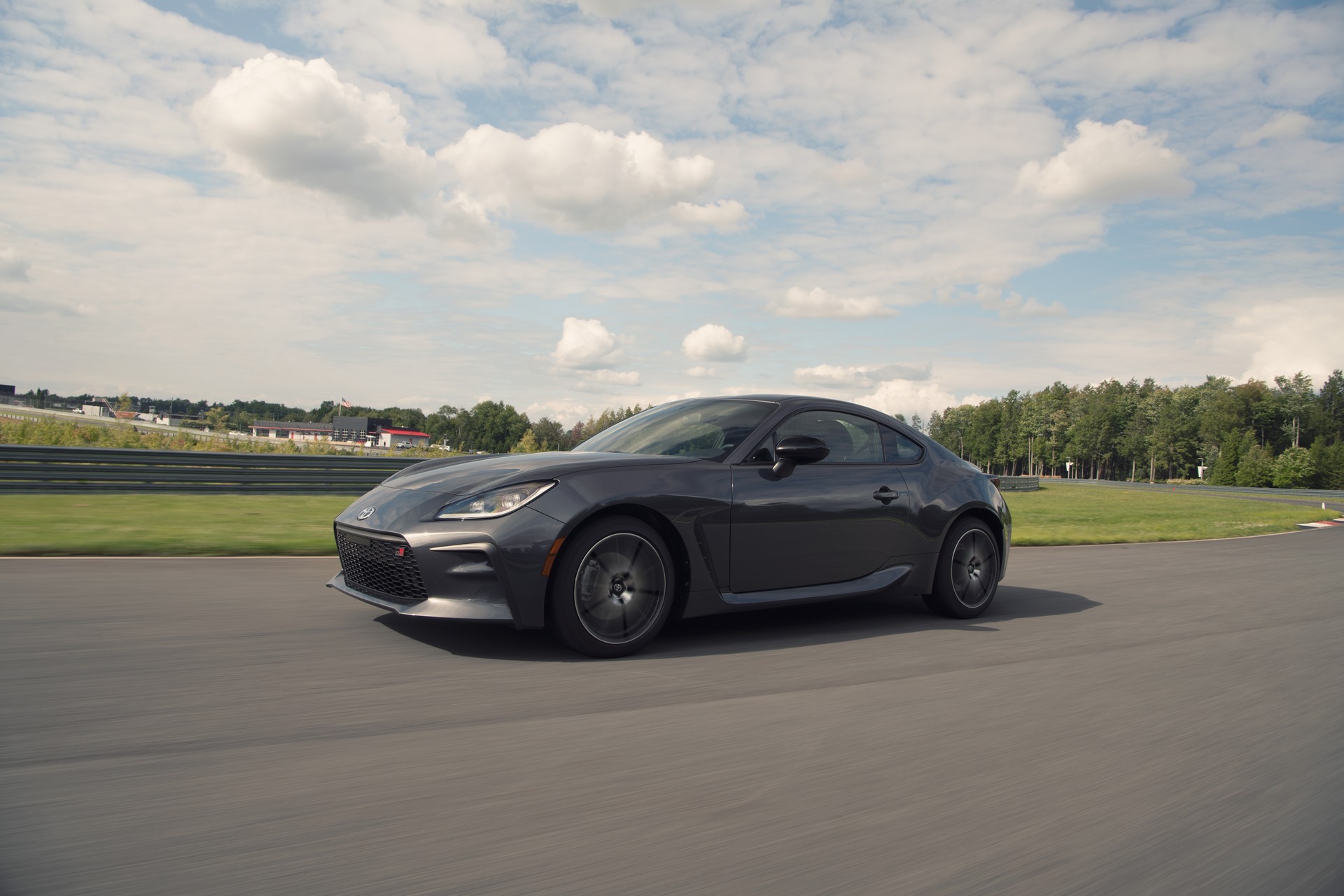 Download 2022 Toyota GR 86 - Front Three-Quarter HD Wallpaper 1920x1280 #102