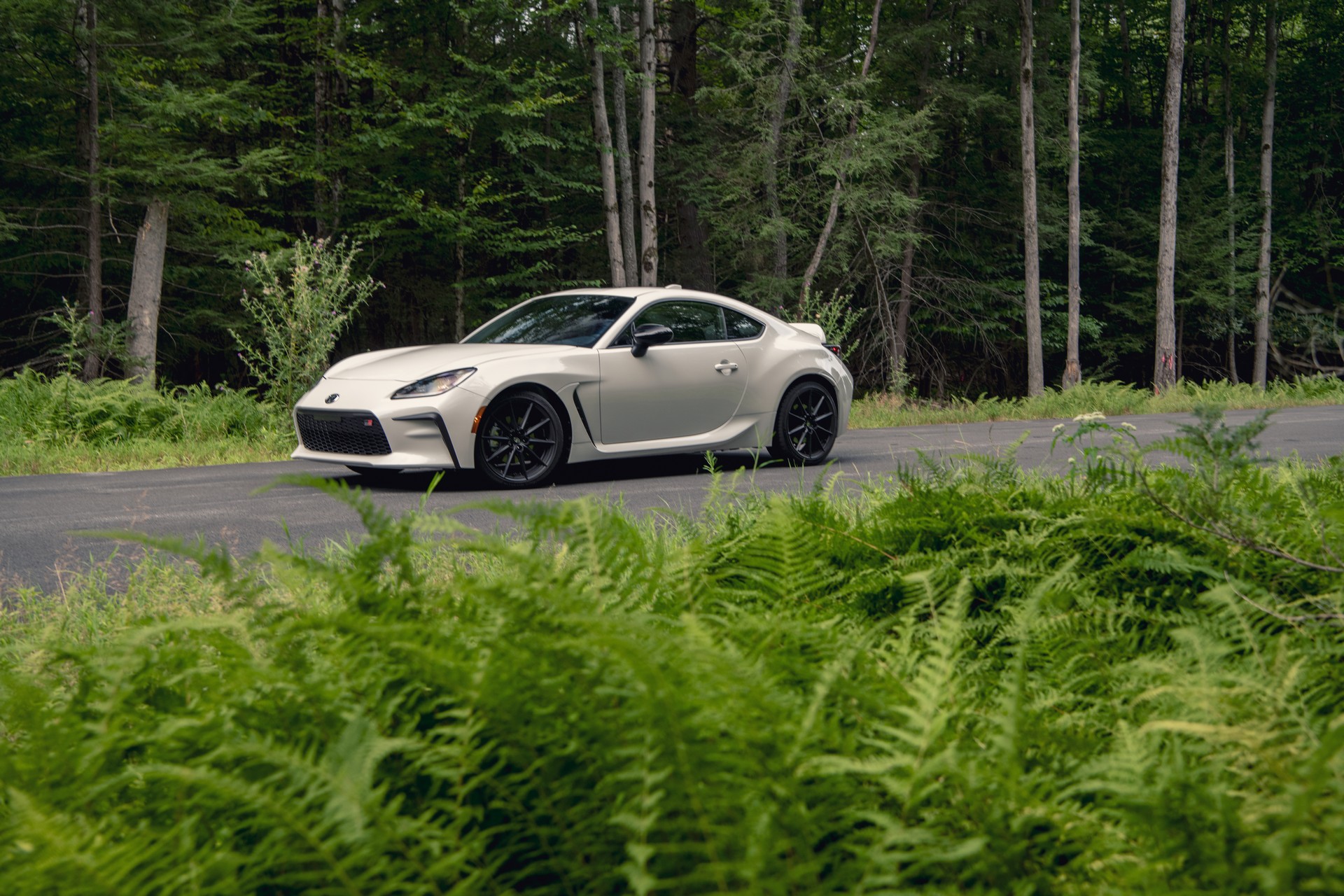 Download 2022 Toyota GR 86 - Front Three-Quarter HD Wallpaper 1920x1280 #54