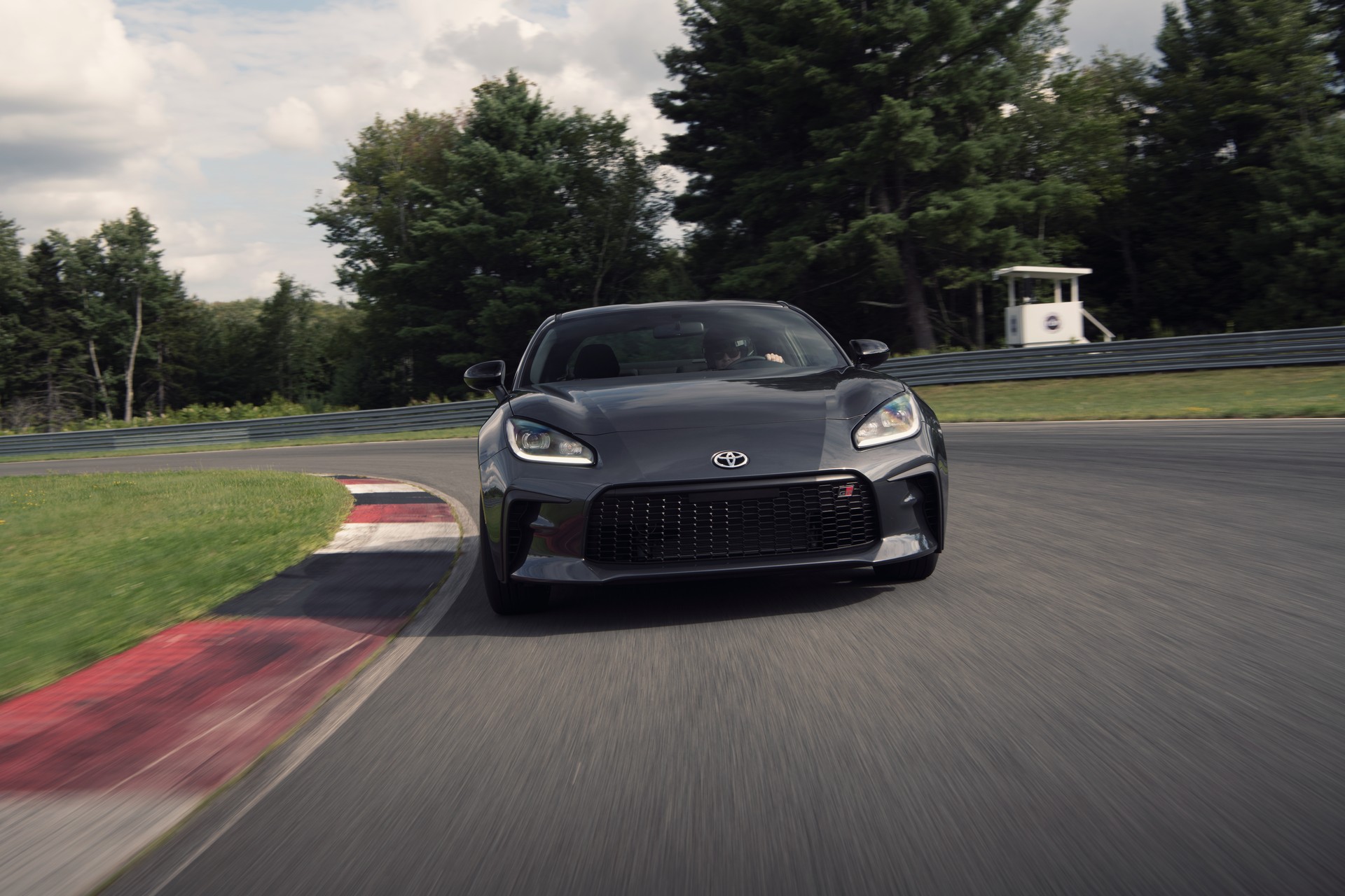 Download 2022 Toyota GR 86 - Front HD Wallpaper 1920x1280 #105