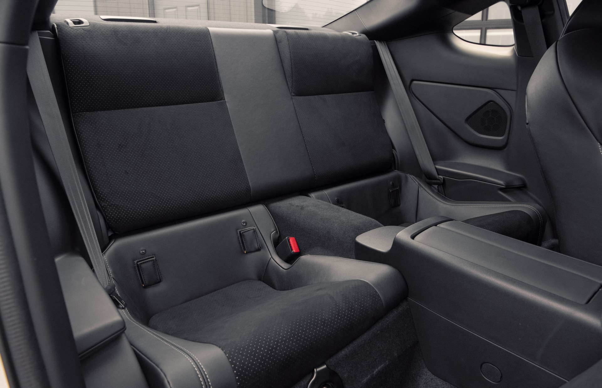 Download 2022 Toyota GR 86 - Interior, Rear Seats HD Wallpaper 1920x1238 #99