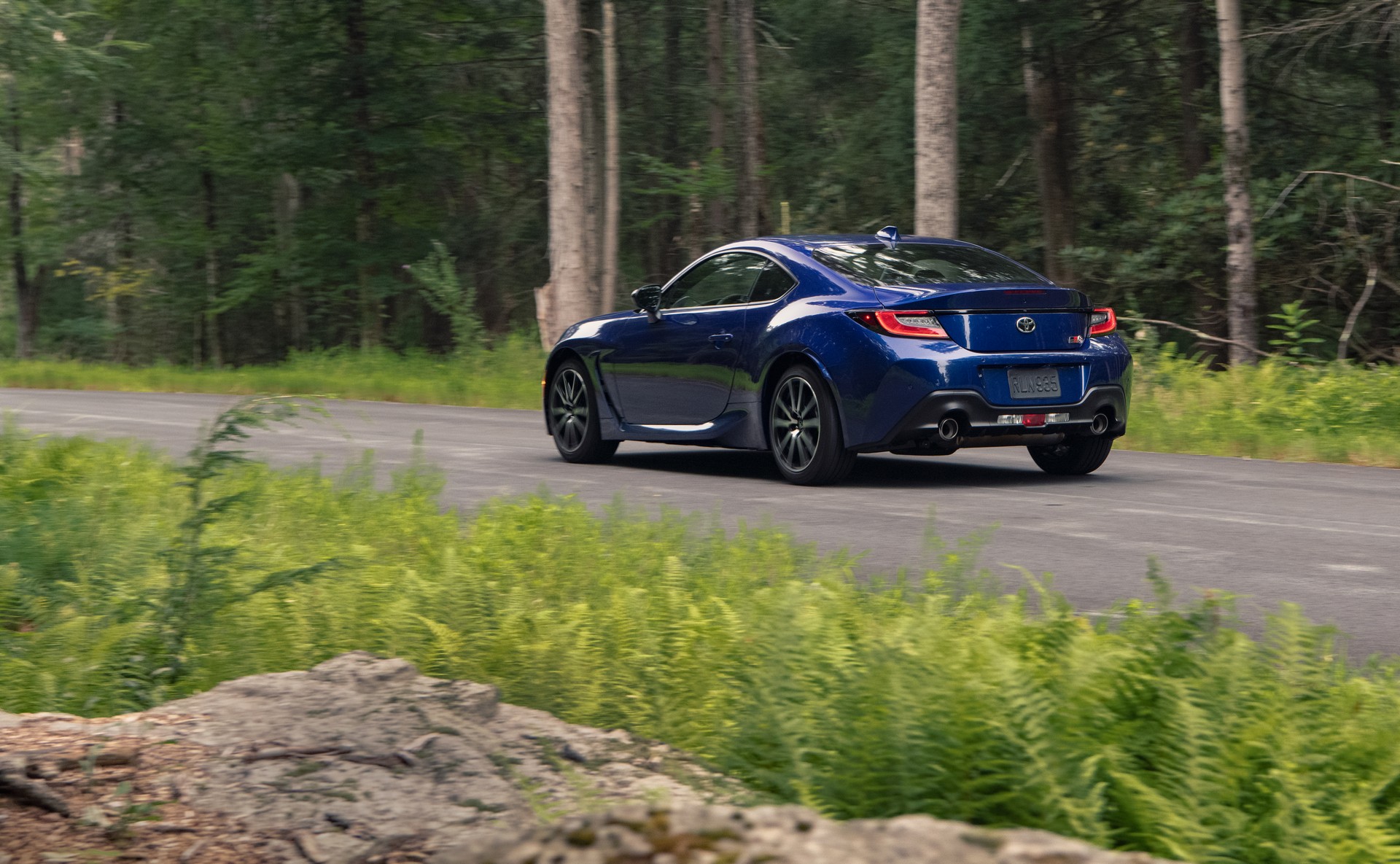 Download 2022 Toyota GR 86 - Rear Three-Quarter HD Wallpaper 1920x1185 #142