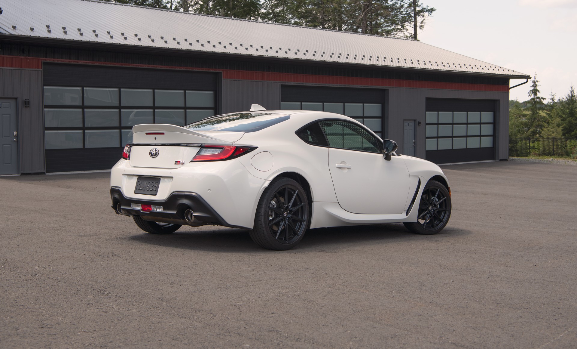 Download 2022 Toyota GR 86 - Rear Three-Quarter HD Wallpaper 1920x1160 #61