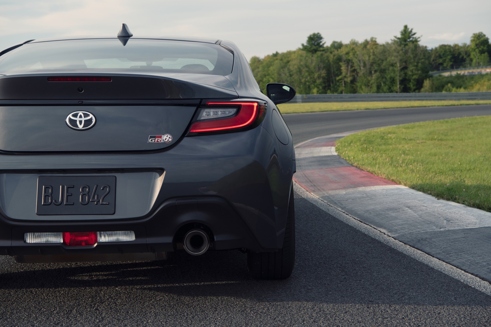 Download 2022 Toyota GR 86 - Rear HD Wallpaper 1920x1280 #134