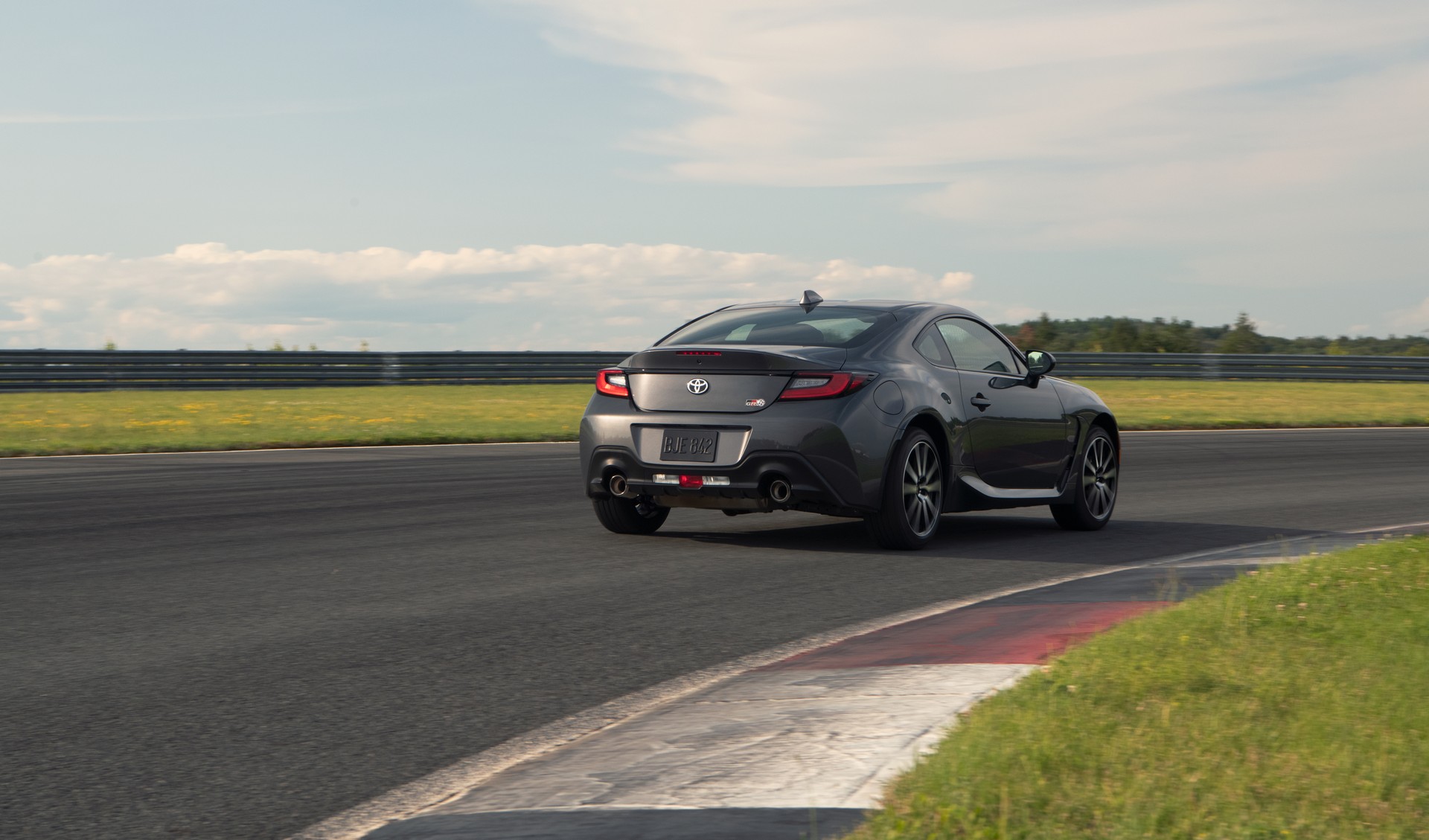 Download 2022 Toyota GR 86 - Rear HD Wallpaper 1920x1129 #109