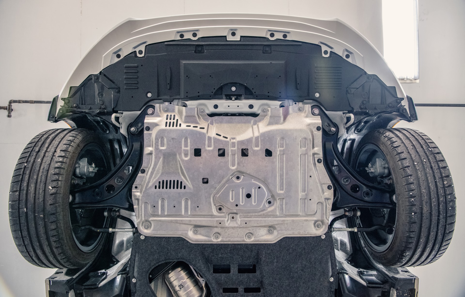 Download 2022 Toyota GR 86 - Undercarriage HD Wallpaper 1920x1229 #74