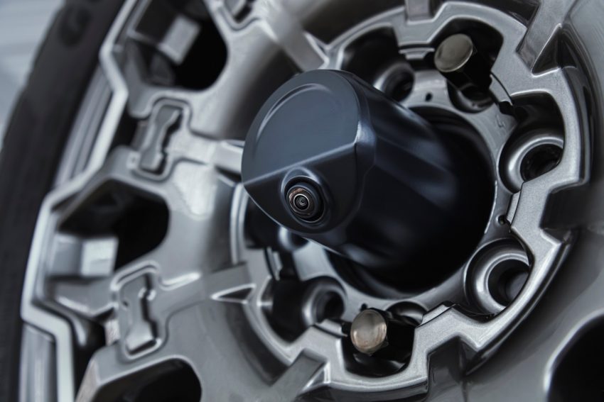 2024 GMC Hummer EV SUV - Back-up Camera Wallpaper 850x567 #29