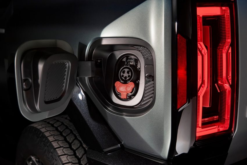 2024 GMC Hummer EV SUV - Charging Port Wallpaper 850x567 #30