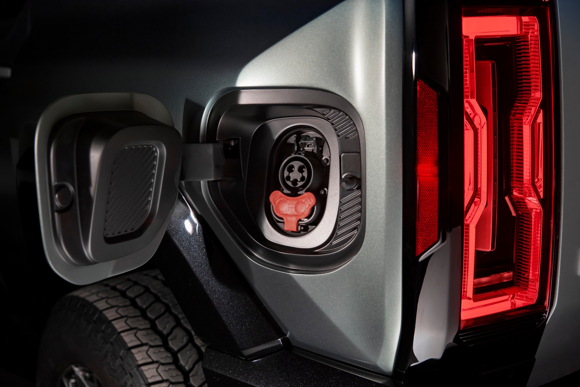 Download 2024 GMC Hummer EV SUV - Charging Port HD Wallpaper 1920x1280 #30