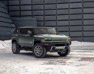 2024 GMC Hummer EV SUV - Front Three-Quarter Wallpaper 190x150