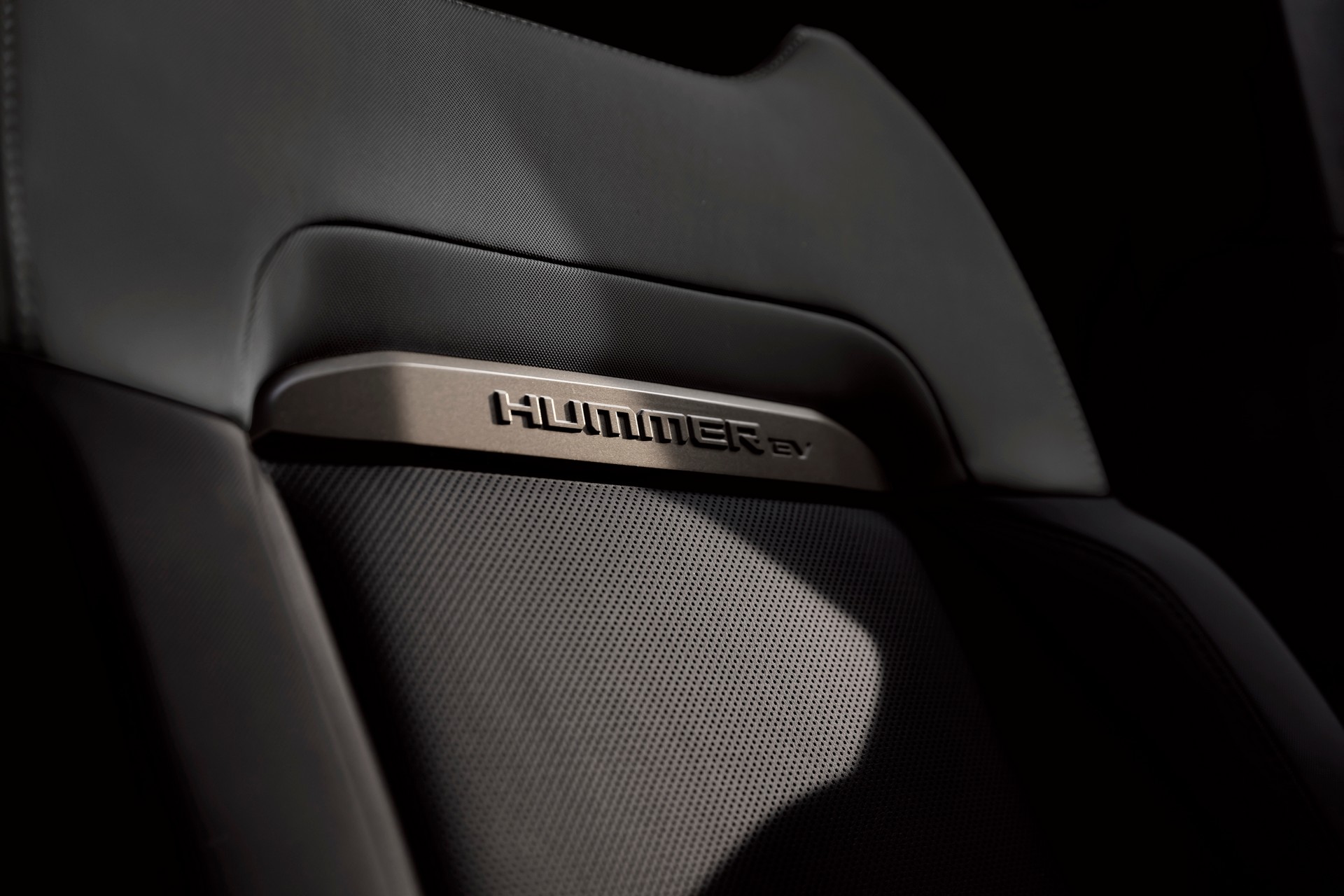 Download 2024 GMC Hummer EV SUV - Interior, Seats HD Wallpaper 1920x1280 #44