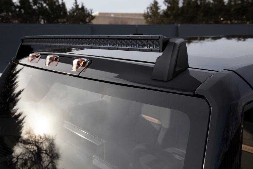 2024 GMC Hummer EV SUV - Light Bar Wallpaper 850x567 #20