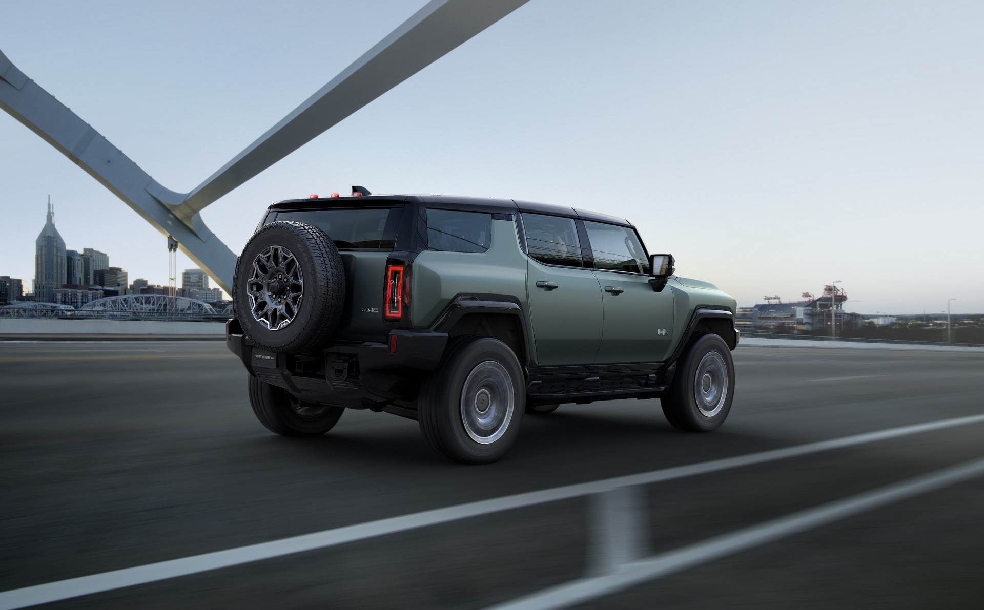 Download 2024 GMC Hummer EV SUV - Rear Three-Quarter HD Wallpaper 1920x1191 #16