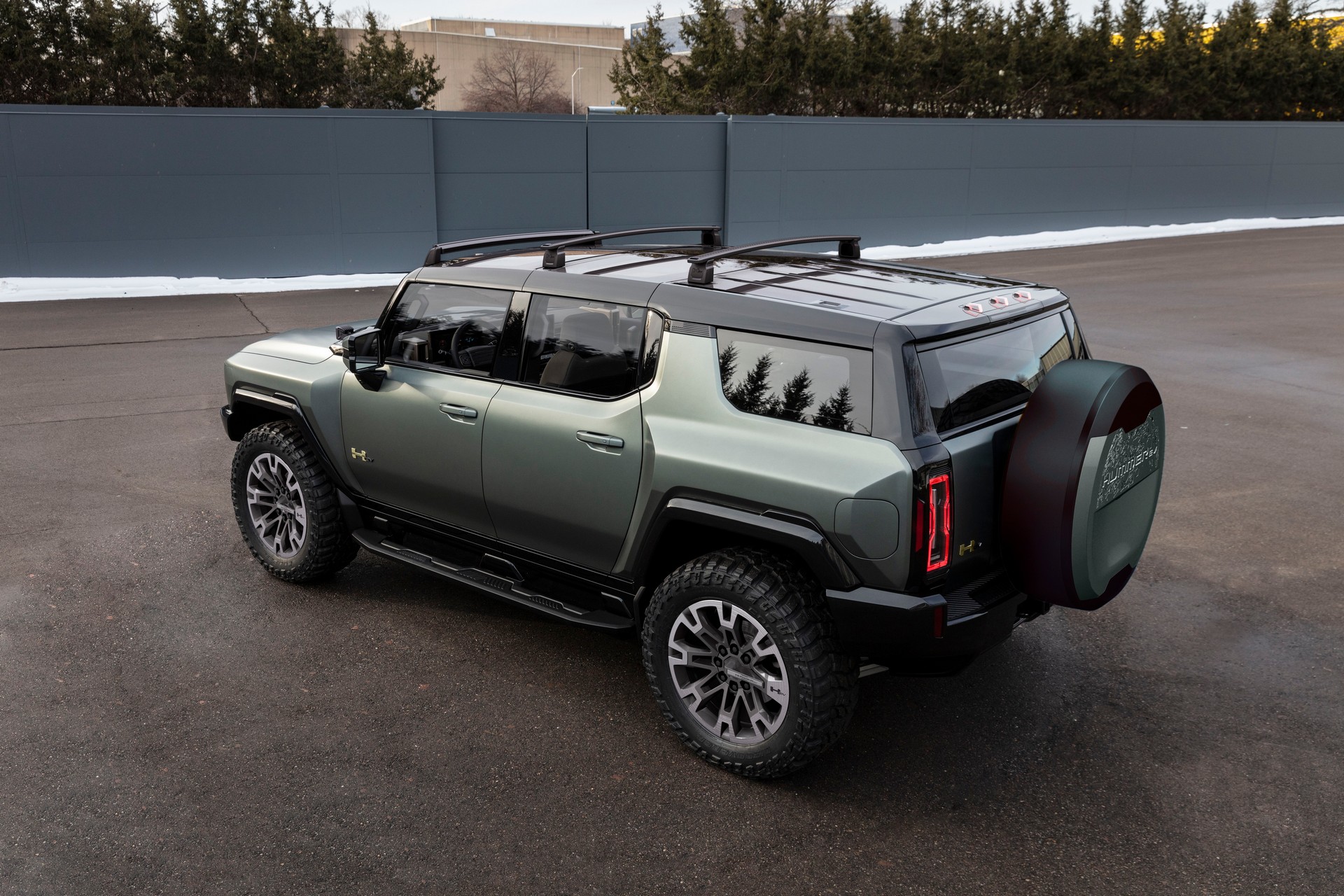Download 2024 GMC Hummer EV SUV - Rear Three-Quarter HD Wallpaper 1920x1280 #17